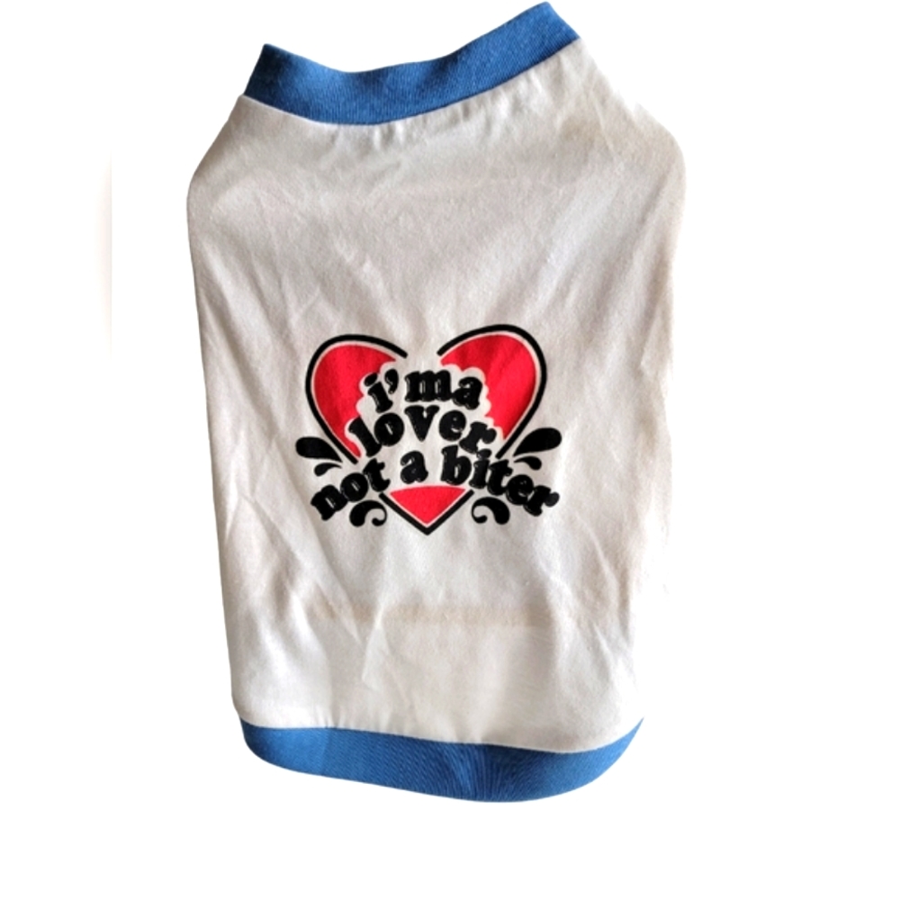 ``P24743 Dog Tee I'm a lover, not a bitter"